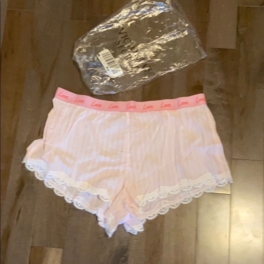 NWOT LARGE ICONIC STRIPE FLANNEL SLEEP SHORTS